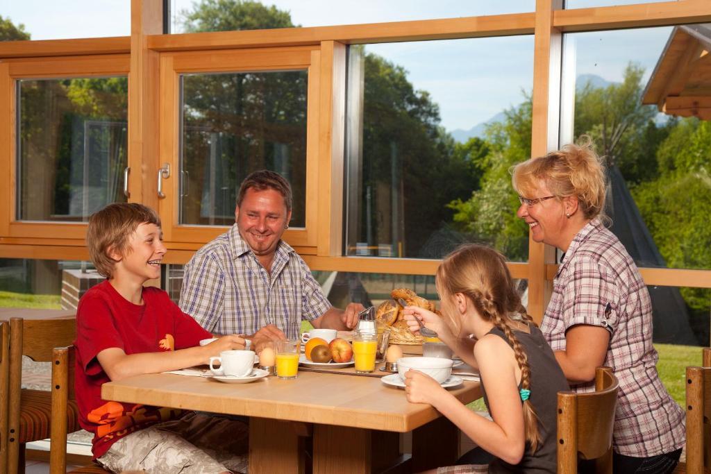 Haus Chiemgau - Kolping-Familienhotel Teisendorf Ngoại thất bức ảnh