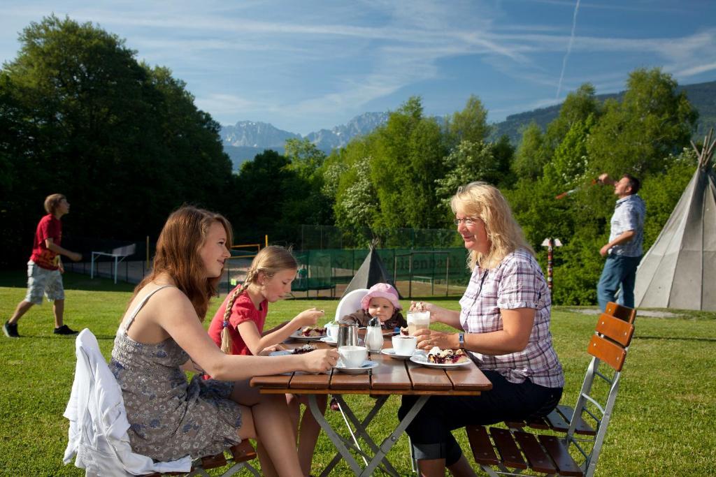 Haus Chiemgau - Kolping-Familienhotel Teisendorf Ngoại thất bức ảnh